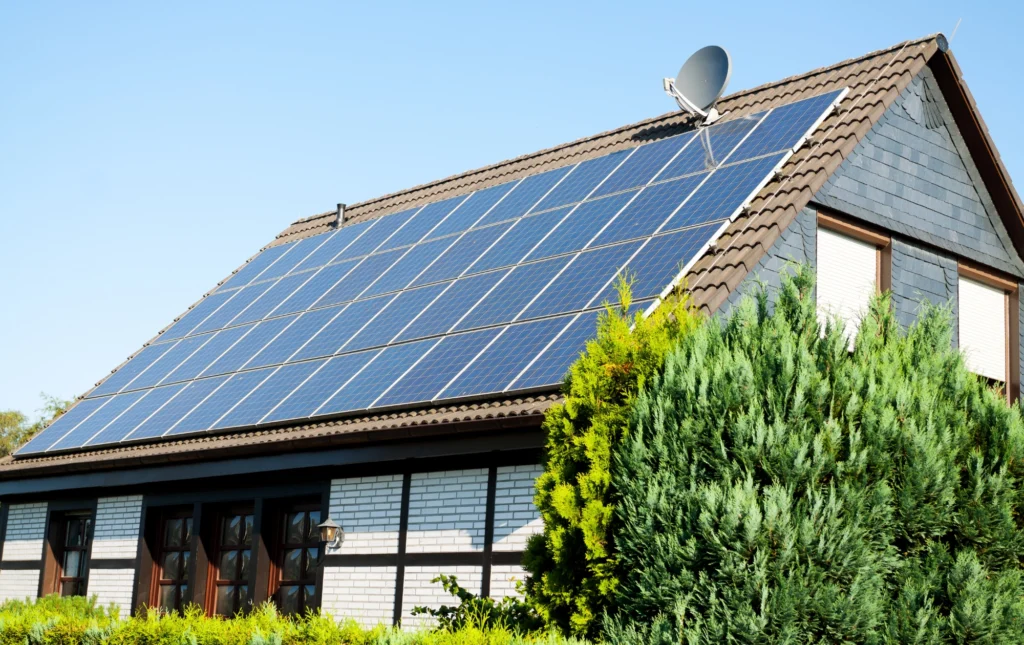 Exemple d’implantation passive orientée sud avec protections solaires