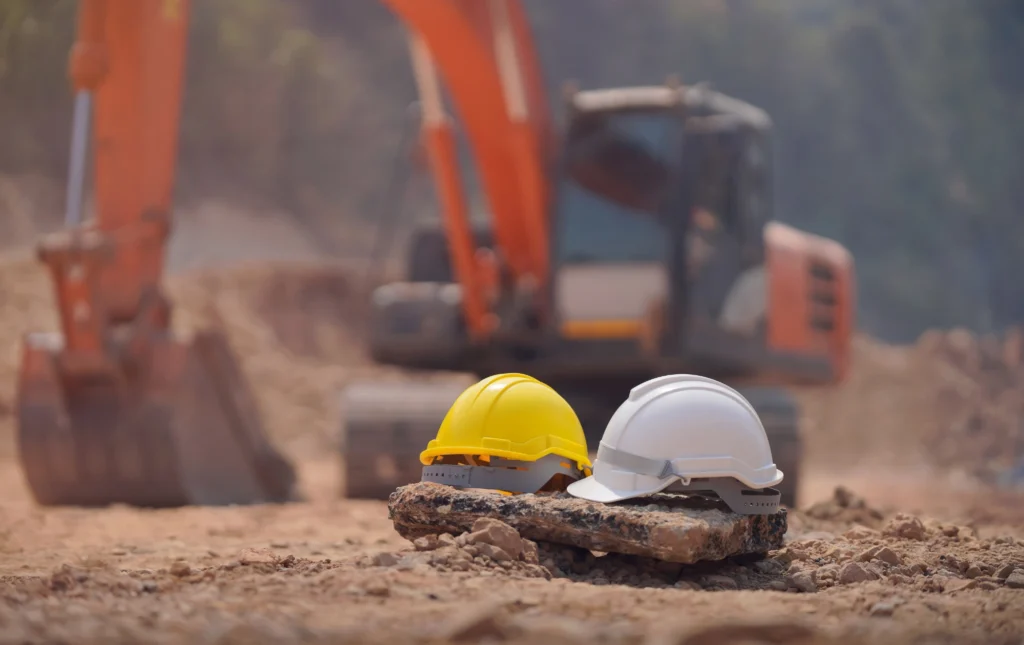 Équipe respectant les normes de sécurité sur un chantier.